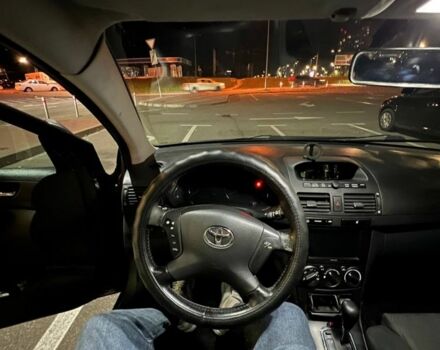 Серый Тойота Авенсис, объемом двигателя 1.8 л и пробегом 305 тыс. км за 5000 $, фото 3 на Automoto.ua