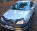 Серый Тойота Авенсис, объемом двигателя 2 л и пробегом 190 тыс. км за 4200 $, фото 1 на Automoto.ua