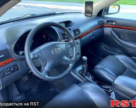 Сірий Тойота Авенсіс, об'ємом двигуна 2 л та пробігом 250 тис. км за 3900 $, фото 6 на Automoto.ua