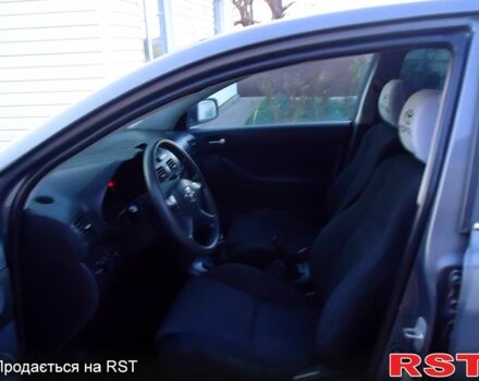 Серый Тойота Авенсис, объемом двигателя 1.6 л и пробегом 312 тыс. км за 5000 $, фото 3 на Automoto.ua