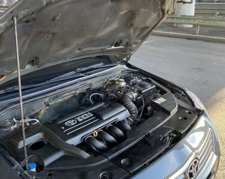 Сірий Тойота Авенсіс, об'ємом двигуна 1.8 л та пробігом 251 тис. км за 5850 $, фото 24 на Automoto.ua