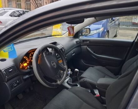 Сірий Тойота Авенсіс, об'ємом двигуна 2 л та пробігом 286 тис. км за 4900 $, фото 2 на Automoto.ua