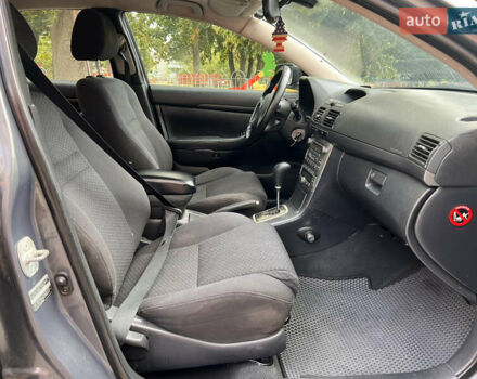 Сірий Тойота Авенсіс, об'ємом двигуна 2 л та пробігом 250 тис. км за 4400 $, фото 8 на Automoto.ua