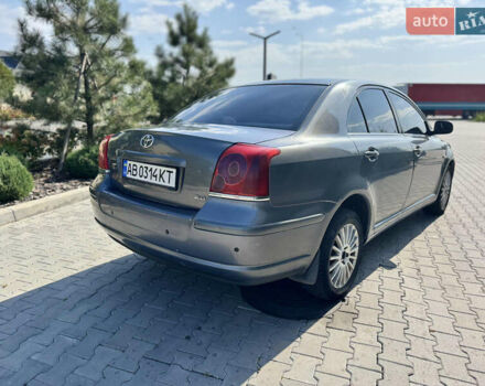 Серый Тойота Авенсис, объемом двигателя 2 л и пробегом 260 тыс. км за 4600 $, фото 4 на Automoto.ua