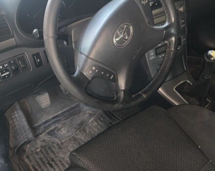 Сірий Тойота Авенсіс, об'ємом двигуна 2 л та пробігом 180 тис. км за 3750 $, фото 1 на Automoto.ua
