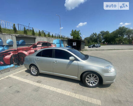 Серый Тойота Авенсис, объемом двигателя 2 л и пробегом 267 тыс. км за 5400 $, фото 2 на Automoto.ua