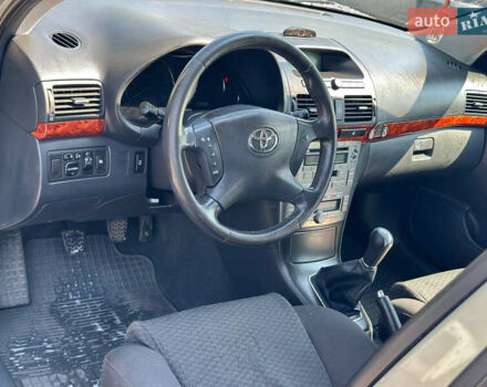 Серый Тойота Авенсис, объемом двигателя 2 л и пробегом 325 тыс. км за 4650 $, фото 8 на Automoto.ua