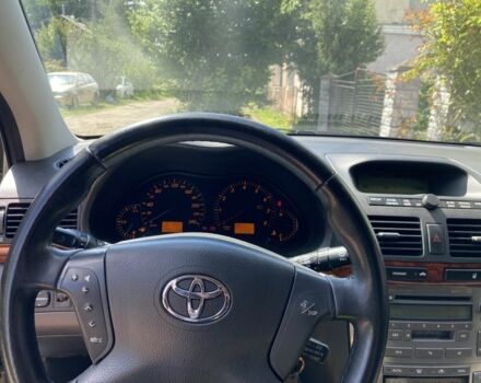 Серый Тойота Авенсис, объемом двигателя 2 л и пробегом 286 тыс. км за 5300 $, фото 3 на Automoto.ua