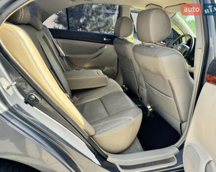 Серый Тойота Авенсис, объемом двигателя 2 л и пробегом 260 тыс. км за 4600 $, фото 17 на Automoto.ua