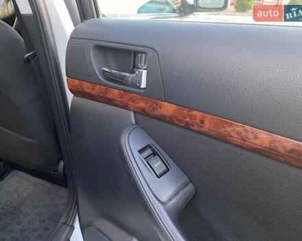 Серый Тойота Авенсис, объемом двигателя 1.8 л и пробегом 210 тыс. км за 5500 $, фото 19 на Automoto.ua