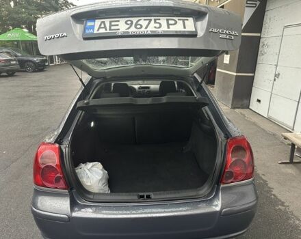 Серый Тойота Авенсис, объемом двигателя 2 л и пробегом 350 тыс. км за 4200 $, фото 15 на Automoto.ua