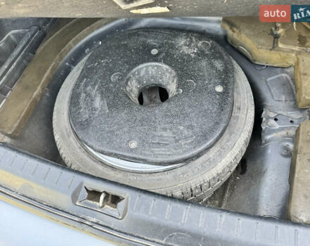 Серый Тойота Авенсис, объемом двигателя 2 л и пробегом 260 тыс. км за 4600 $, фото 21 на Automoto.ua