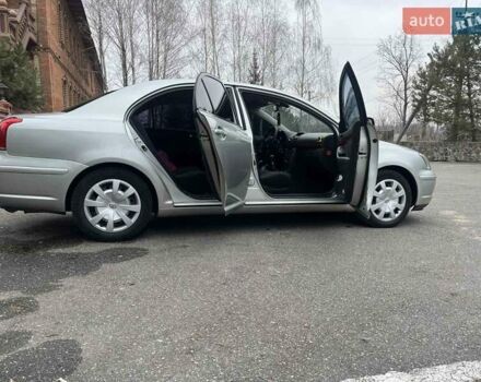 Серый Тойота Авенсис, объемом двигателя 2 л и пробегом 360 тыс. км за 5900 $, фото 10 на Automoto.ua