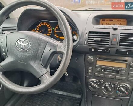 Серый Тойота Авенсис, объемом двигателя 1.8 л и пробегом 230 тыс. км за 5200 $, фото 58 на Automoto.ua