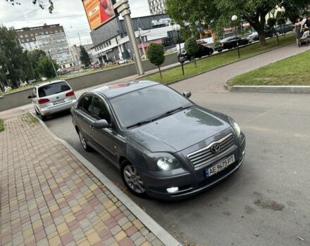 Серый Тойота Авенсис, объемом двигателя 2 л и пробегом 350 тыс. км за 4200 $, фото 5 на Automoto.ua