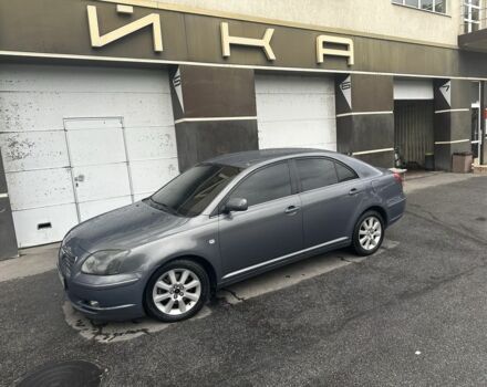 Серый Тойота Авенсис, объемом двигателя 2 л и пробегом 350 тыс. км за 4200 $, фото 1 на Automoto.ua