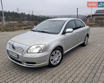 Серый Тойота Авенсис, объемом двигателя 1.8 л и пробегом 230 тыс. км за 5200 $, фото 1 на Automoto.ua