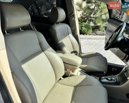 Серый Тойота Авенсис, объемом двигателя 2 л и пробегом 260 тыс. км за 4600 $, фото 11 на Automoto.ua