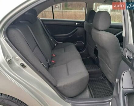 Серый Тойота Авенсис, объемом двигателя 1.8 л и пробегом 230 тыс. км за 5200 $, фото 44 на Automoto.ua