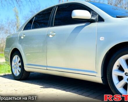 Серый Тойота Авенсис, объемом двигателя 2 л и пробегом 270 тыс. км за 3999 $, фото 2 на Automoto.ua
