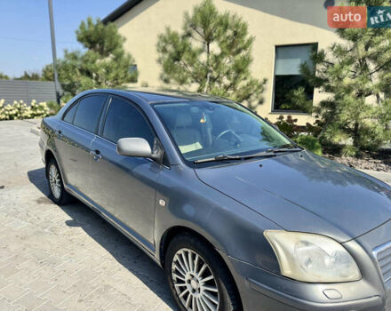 Серый Тойота Авенсис, объемом двигателя 2 л и пробегом 260 тыс. км за 4600 $, фото 2 на Automoto.ua