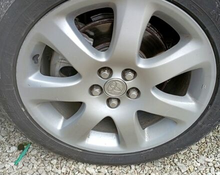 Серый Тойота Авенсис, объемом двигателя 2 л и пробегом 250 тыс. км за 4100 $, фото 9 на Automoto.ua