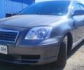 Серый Тойота Авенсис, объемом двигателя 1.8 л и пробегом 300 тыс. км за 4500 $, фото 1 на Automoto.ua