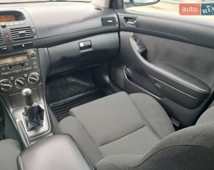 Серый Тойота Авенсис, объемом двигателя 1.8 л и пробегом 230 тыс. км за 5200 $, фото 54 на Automoto.ua