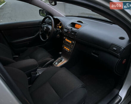 Сірий Тойота Авенсіс, об'ємом двигуна 1.79 л та пробігом 280 тис. км за 4600 $, фото 20 на Automoto.ua