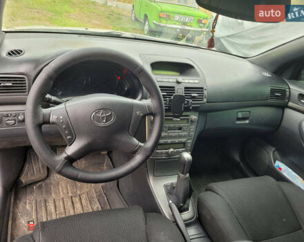 Сірий Тойота Авенсіс, об'ємом двигуна 1.8 л та пробігом 200 тис. км за 3500 $, фото 12 на Automoto.ua