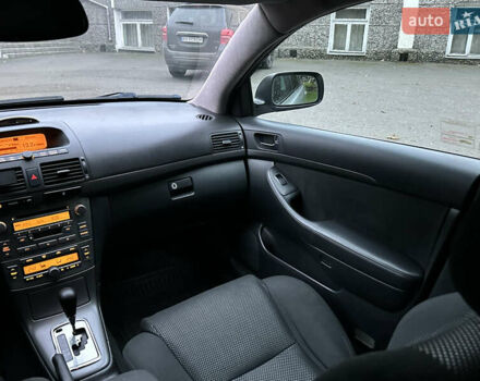 Сірий Тойота Авенсіс, об'ємом двигуна 1.79 л та пробігом 280 тис. км за 4600 $, фото 27 на Automoto.ua