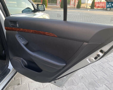 Серый Тойота Авенсис, объемом двигателя 1.8 л и пробегом 210 тыс. км за 5500 $, фото 18 на Automoto.ua