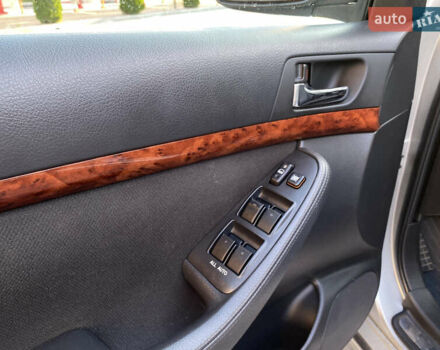 Серый Тойота Авенсис, объемом двигателя 1.8 л и пробегом 210 тыс. км за 5500 $, фото 11 на Automoto.ua