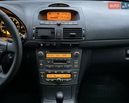 Сірий Тойота Авенсіс, об'ємом двигуна 1.79 л та пробігом 280 тис. км за 4600 $, фото 28 на Automoto.ua