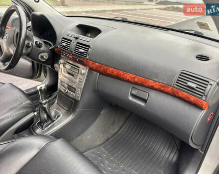 Серый Тойота Авенсис, объемом двигателя 2 л и пробегом 250 тыс. км за 4650 $, фото 41 на Automoto.ua