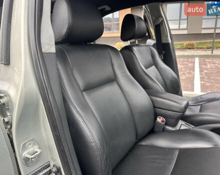 Серый Тойота Авенсис, объемом двигателя 2 л и пробегом 250 тыс. км за 4650 $, фото 43 на Automoto.ua