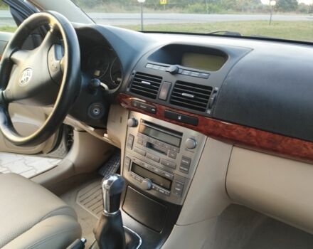 Серый Тойота Авенсис, объемом двигателя 2 л и пробегом 340 тыс. км за 5600 $, фото 4 на Automoto.ua