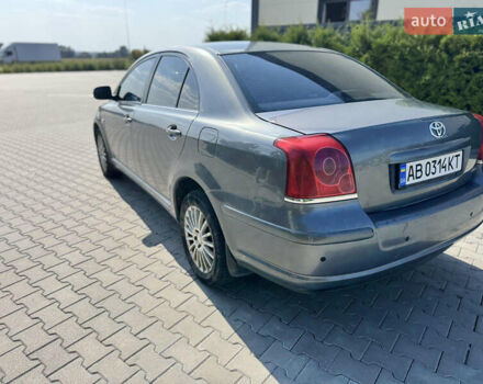 Серый Тойота Авенсис, объемом двигателя 2 л и пробегом 260 тыс. км за 4600 $, фото 7 на Automoto.ua