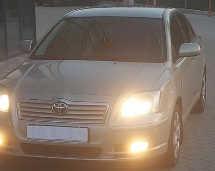 Серый Тойота Авенсис, объемом двигателя 2 л и пробегом 243 тыс. км за 5900 $, фото 1 на Automoto.ua