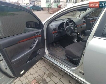 Серый Тойота Авенсис, объемом двигателя 2.2 л и пробегом 310 тыс. км за 5000 $, фото 12 на Automoto.ua