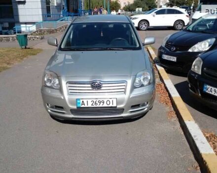 Серый Тойота Авенсис, объемом двигателя 2 л и пробегом 201 тыс. км за 5500 $, фото 4 на Automoto.ua