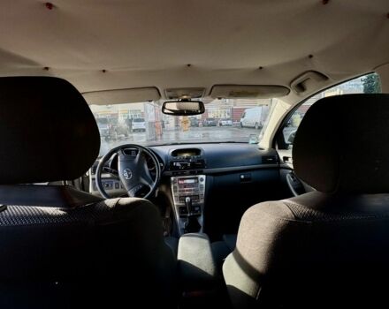 Серый Тойота Авенсис, объемом двигателя 2 л и пробегом 207 тыс. км за 2341 $, фото 8 на Automoto.ua