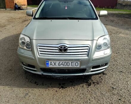 Серый Тойота Авенсис, объемом двигателя 1.8 л и пробегом 300 тыс. км за 4999 $, фото 1 на Automoto.ua