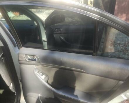 Сірий Тойота Авенсіс, об'ємом двигуна 1.8 л та пробігом 285 тис. км за 5600 $, фото 12 на Automoto.ua