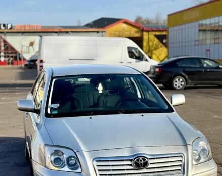 Серый Тойота Авенсис, объемом двигателя 2 л и пробегом 207 тыс. км за 2341 $, фото 1 на Automoto.ua