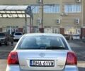 Сірий Тойота Авенсіс, об'ємом двигуна 2 л та пробігом 207 тис. км за 2949 $, фото 4 на Automoto.ua