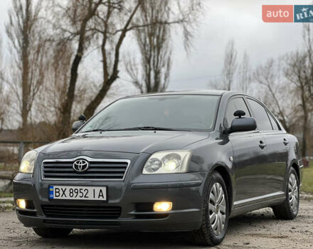 Серый Тойота Авенсис, объемом двигателя 2.23 л и пробегом 337 тыс. км за 5777 $, фото 2 на Automoto.ua