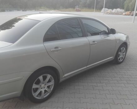 Серый Тойота Авенсис, объемом двигателя 2 л и пробегом 243 тыс. км за 5900 $, фото 4 на Automoto.ua