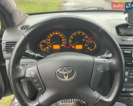 Серый Тойота Авенсис, объемом двигателя 1.79 л и пробегом 429 тыс. км за 6000 $, фото 16 на Automoto.ua