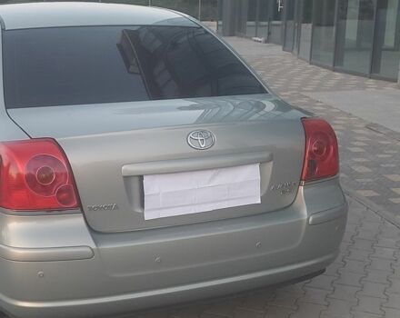 Серый Тойота Авенсис, объемом двигателя 2 л и пробегом 243 тыс. км за 5900 $, фото 3 на Automoto.ua
